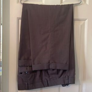 Men’s Axist Size 40x30 Brown Dress Pants Pleated front. Cuffed Leg